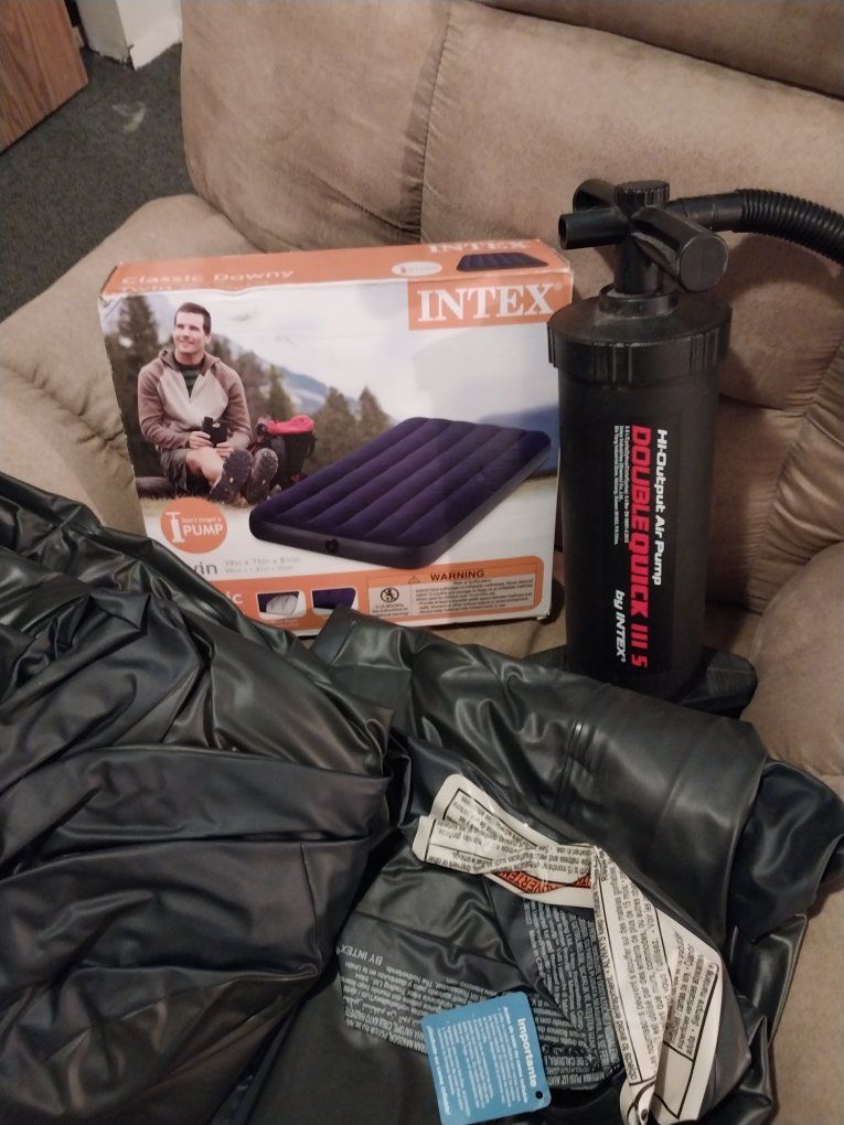 INTEX  twin air mattresses