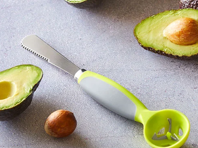Pampered Chef Multifunction Avocado Tool 3-in-1 Slicer Pit Remover and Cutter, Green.