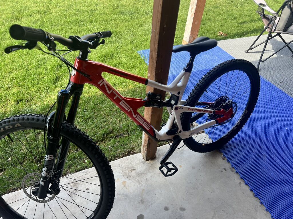 2024 Intense Primer 29 Expert