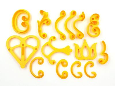 RARE Vintage “Wilton” Ornamental Cake Pattern Press Set – 14 Piece