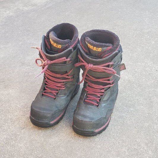 Women's Size 8.5 Thirty-Two Snowboard Boots Burton