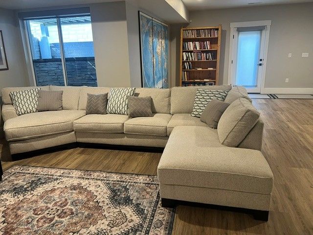 Beautiful Sectional - Used to stage home, like new