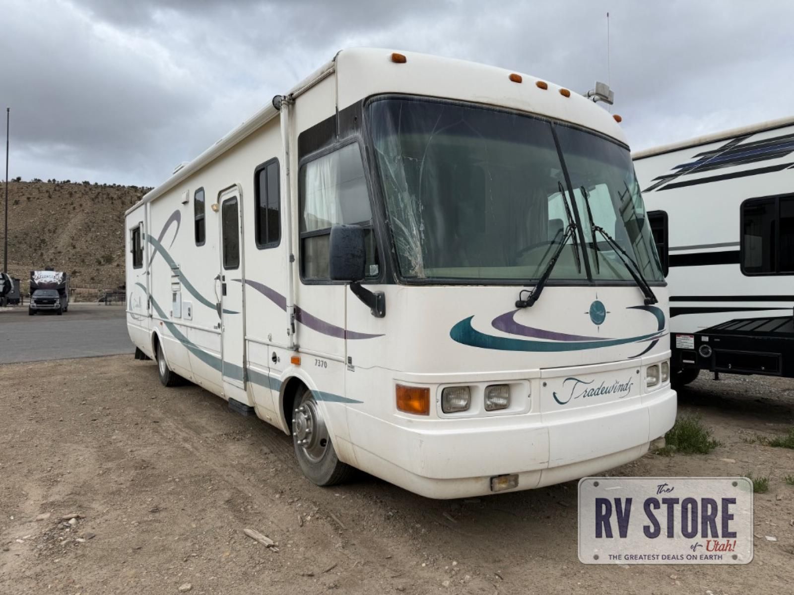 1999 National RV Tradewinds 7370