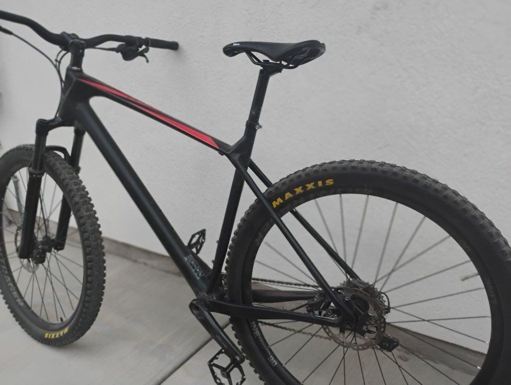 2016 Focus Raven XL carbon hard tail 