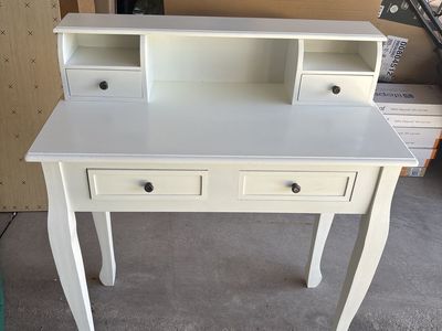 White Desk/ Vanity