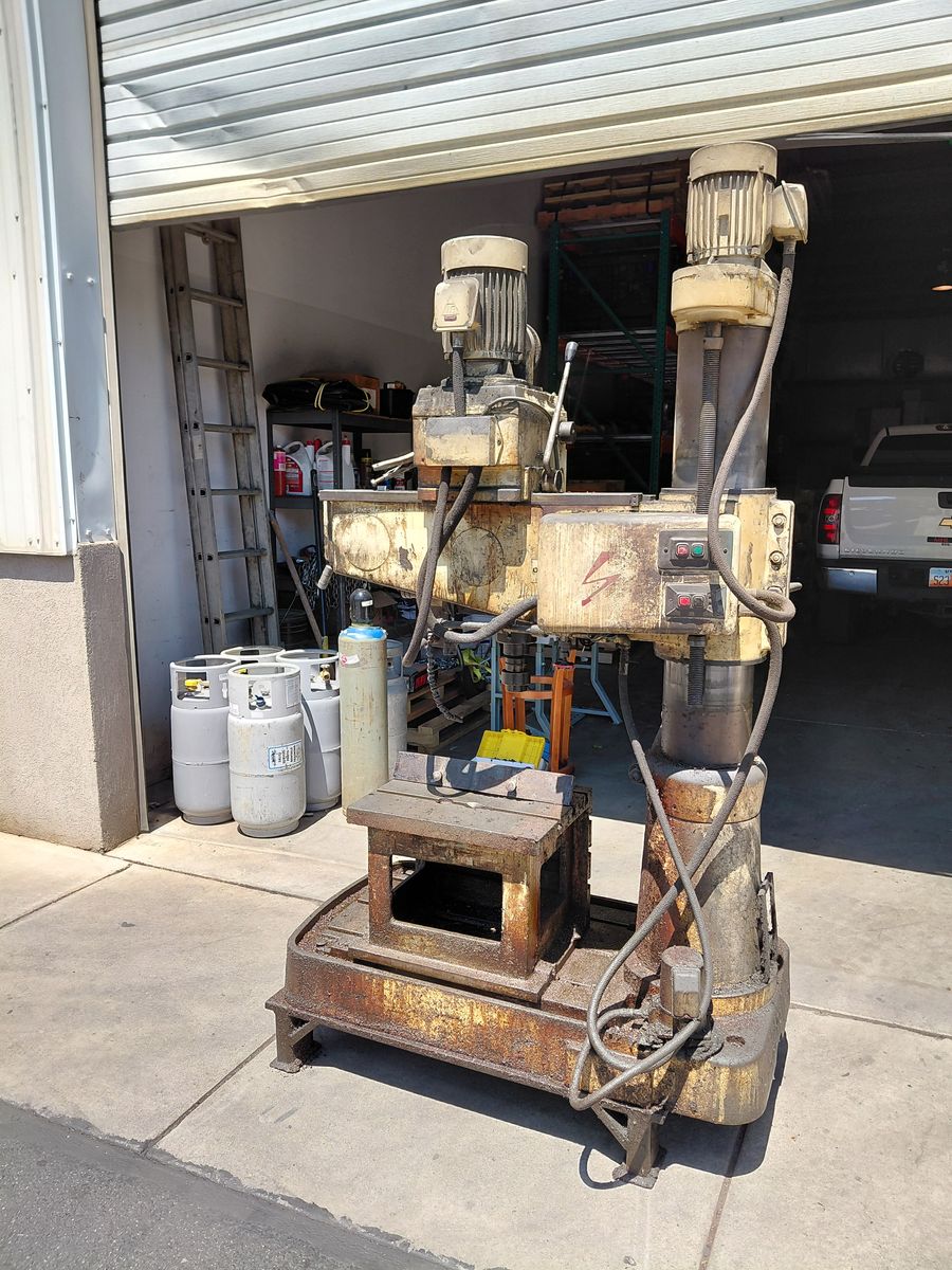 Select Machine Tool Co. Heavy Duty Radial Arm Drill Press - Industrial Shop Equipment
