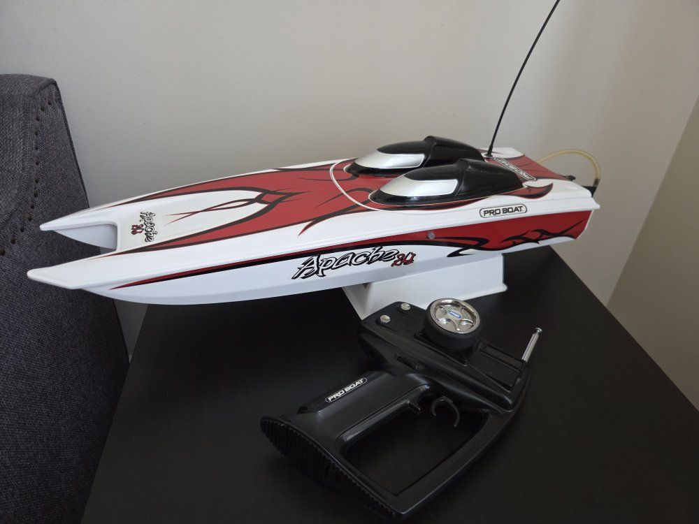 Proboat Apache 24 brushless boat