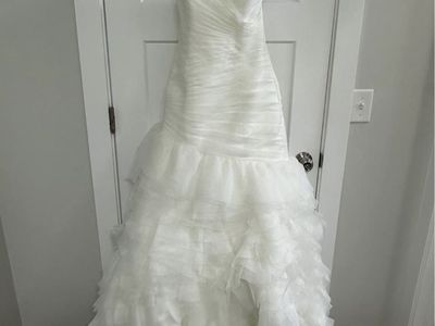 Women’s size 10 strapless wedding dress.