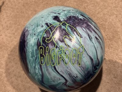 Bigfoot Radical bowling ball