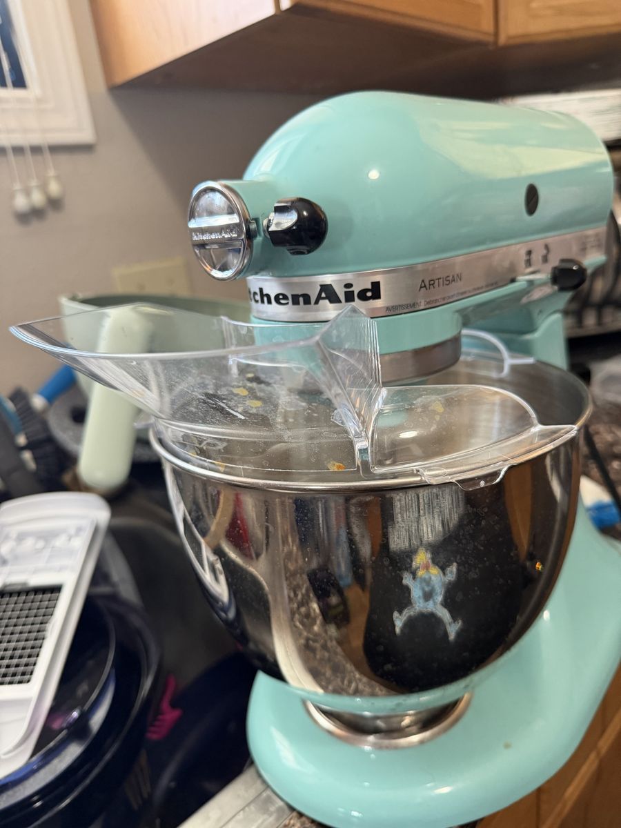 KitchenAid Stand Mixer – Like New – Aqua/Seafoam