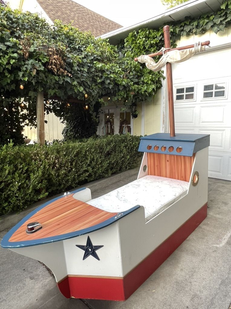 Custom Boat Bed