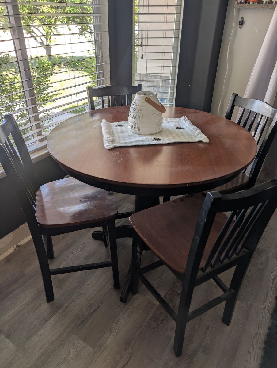 Table and 4 chair set