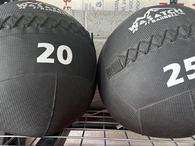 Wall balls