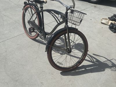 Huffy men’s cruiser bike