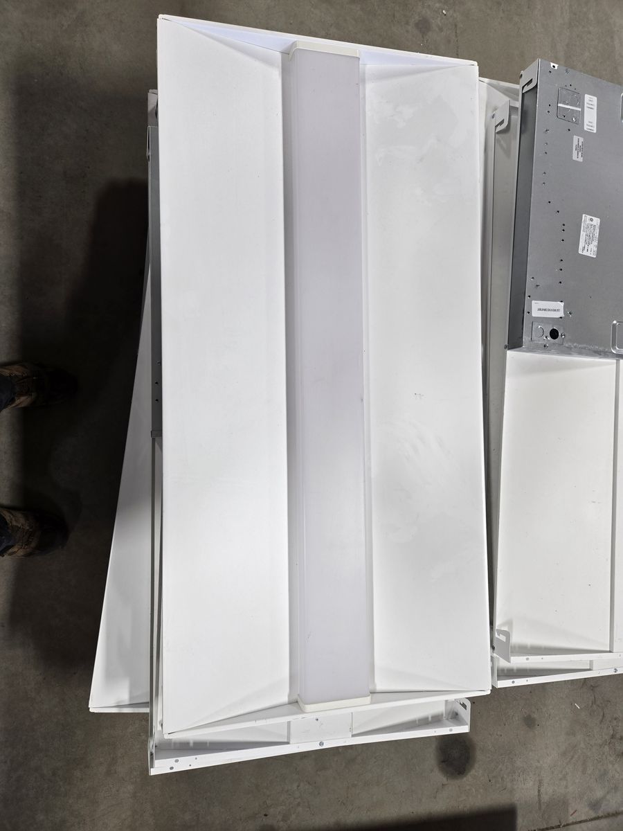 LED 2'x4' drop in grid lights