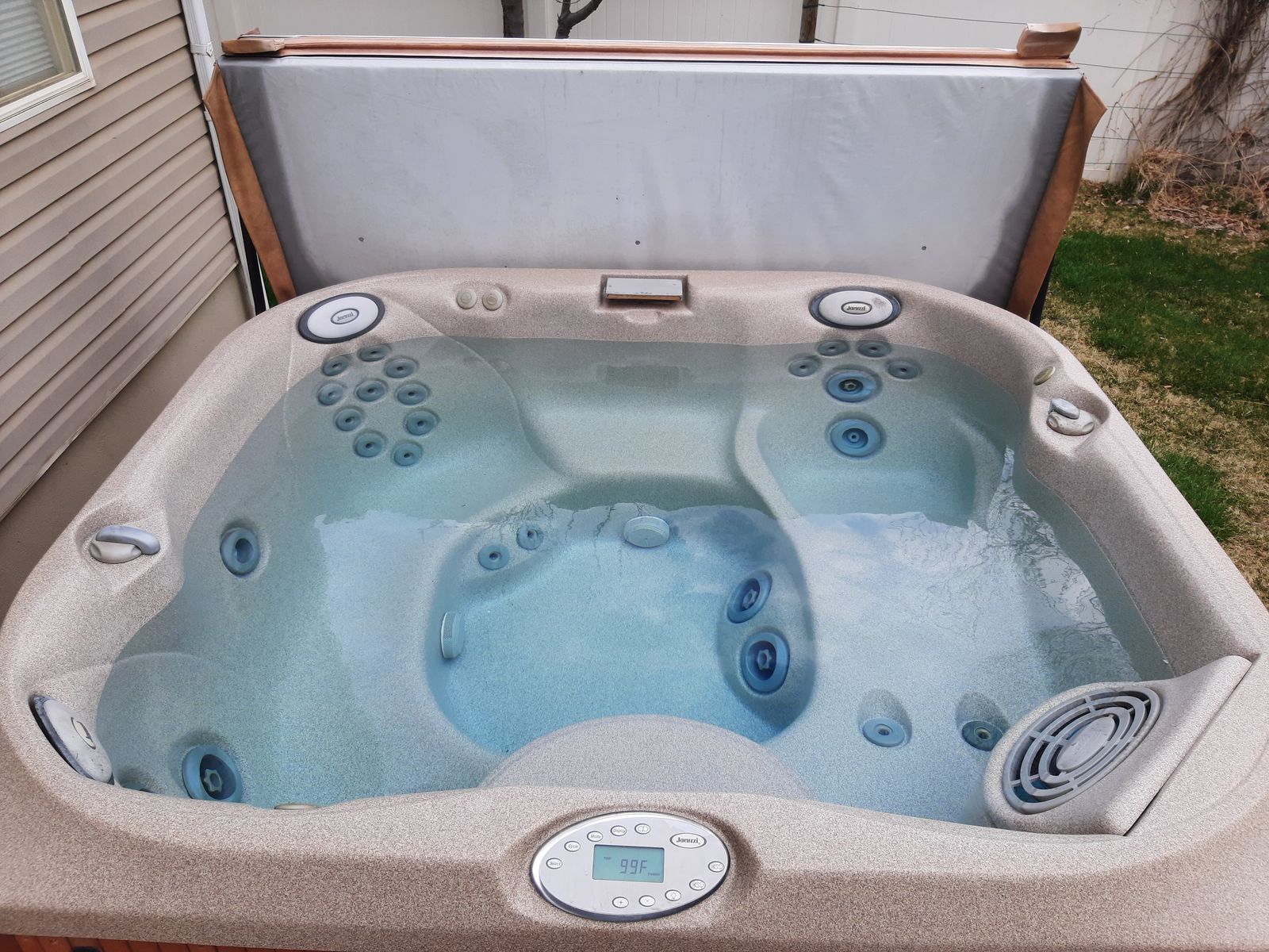 Jacuzzi Hot Tub For Sale