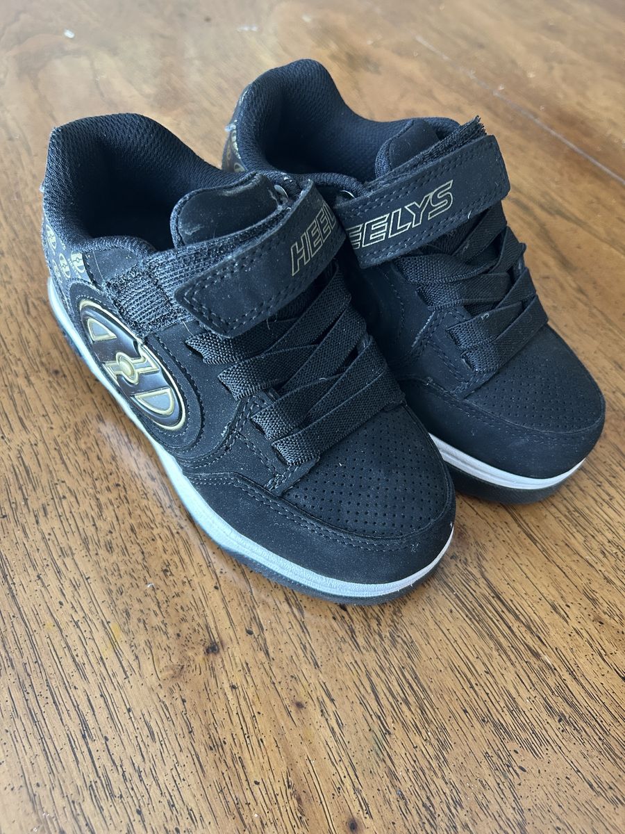 Black Heelys - Nearly New Size 12Y