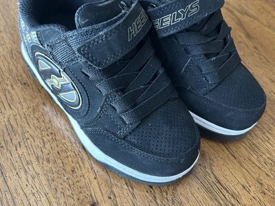 Black Heelys - Nearly New Size 12Y