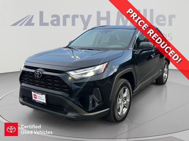 2025 Toyota RAV4 LE