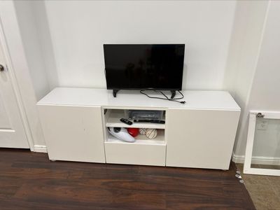 TV ENTERTAINMENT CENTER WITH STORAGE