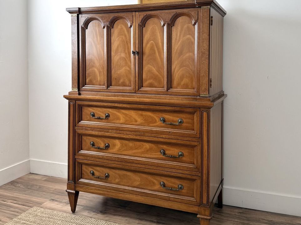 Main image 1