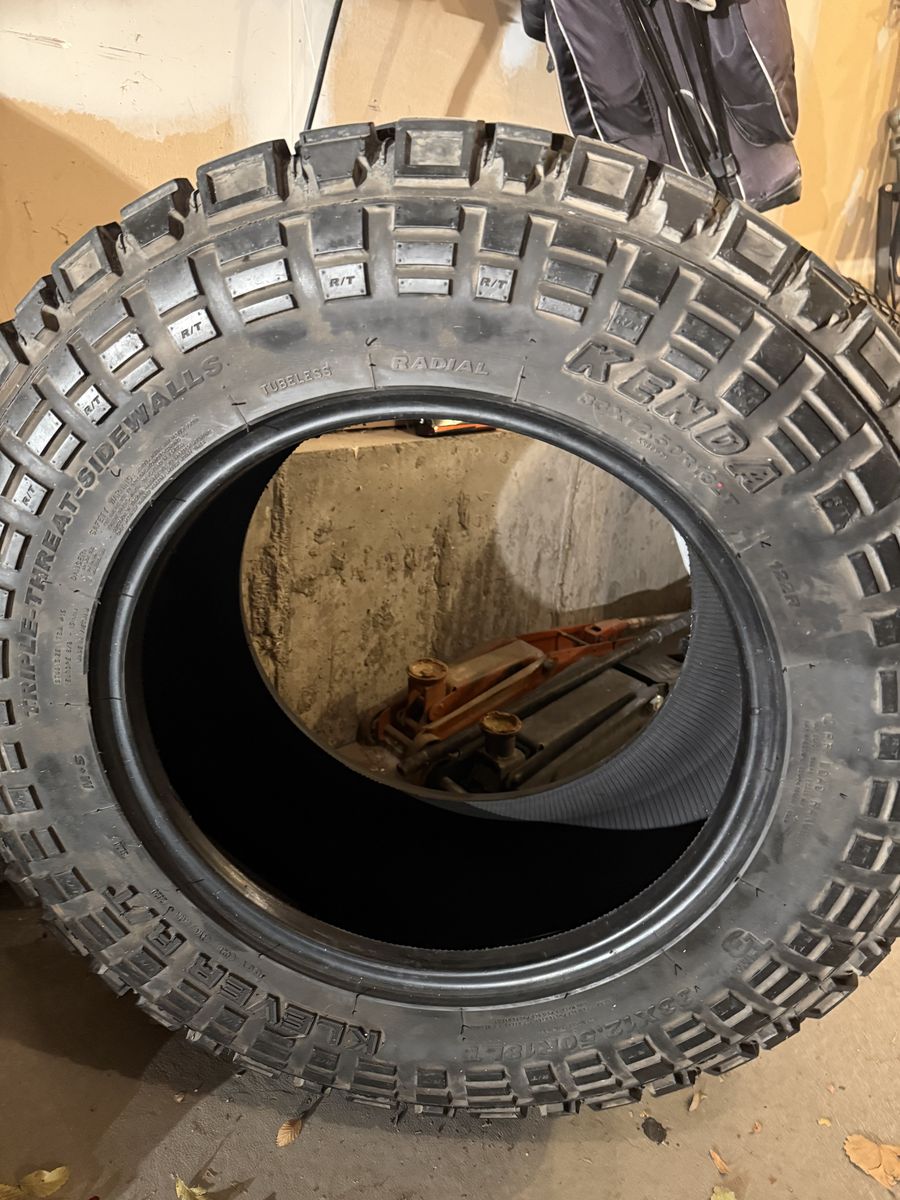 Set of 4 Kenda Klevar R/T tires 33x12.5x18