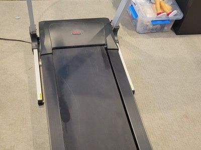 Sunny Health & Fitness SF-T7515 Smart Treadmill with Auto Incline & Bluetooth