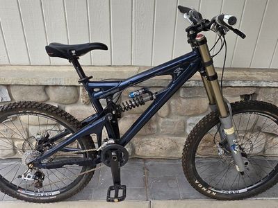 Santa Cruz VP Free Mountain Bike - Size Medium