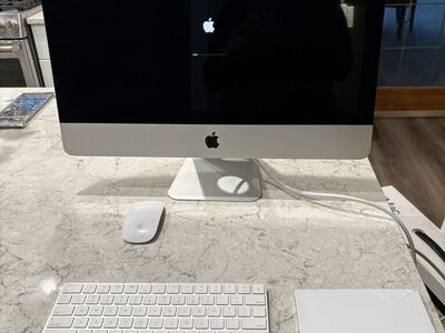 Apple iMac 21.5