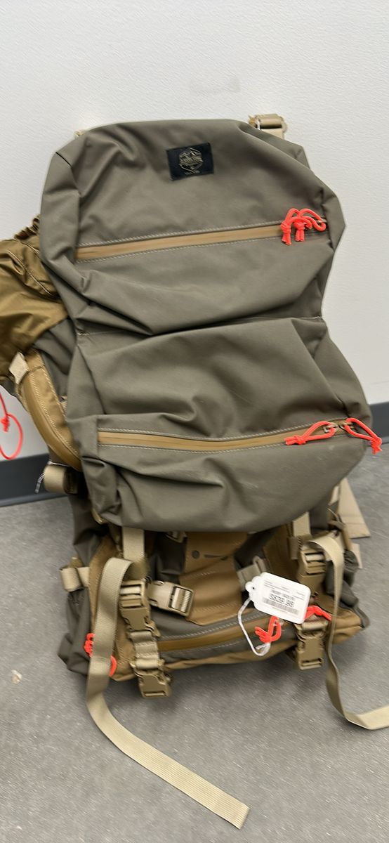 Alaska Guide Kobuk 28 with Lid
