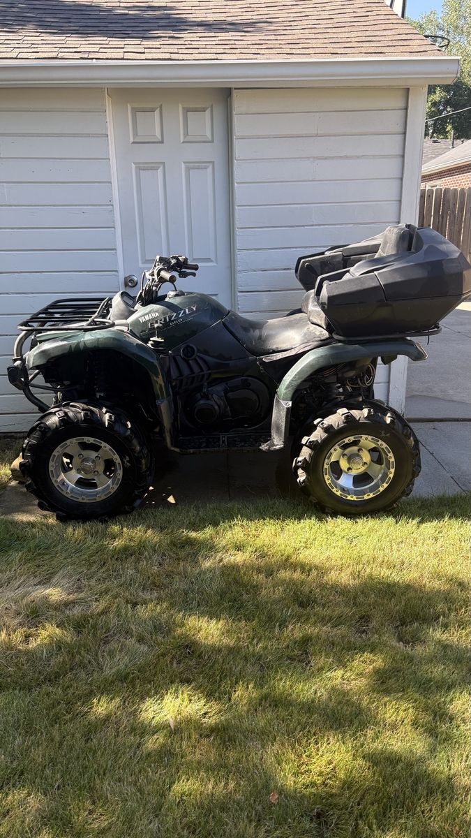 Yamaha Grizzly 660 4x4 ATV.