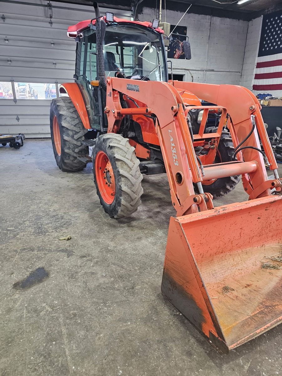 Kubota M9540
