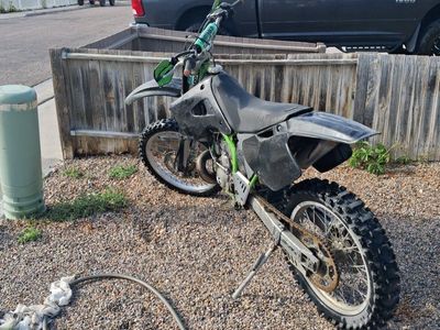1998 kx250 2 stroke Dirtbike Title in hand 45 hours Read Description