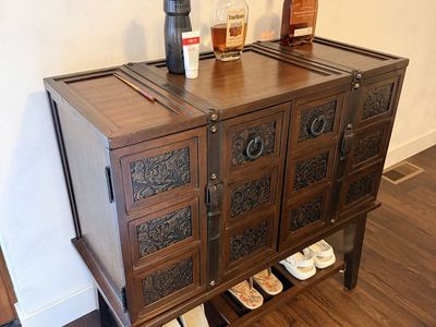 Ashley Furniture Mckenna Accent+Bar Cabinet