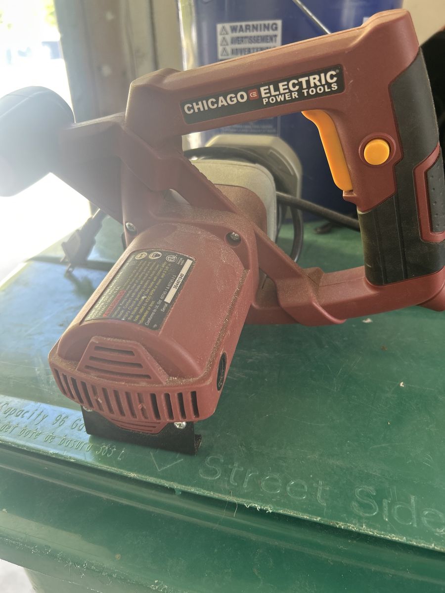 Chicago Electric Toe Kick Saw
