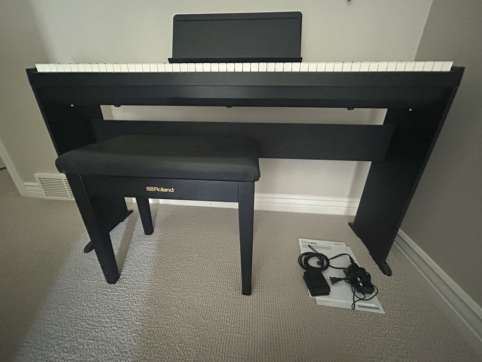 Roland FP-10 ACR Piano