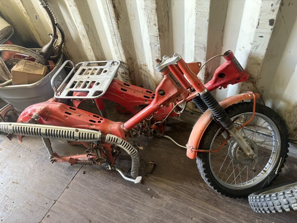 Honda TrIl 90 Bikes And Parts