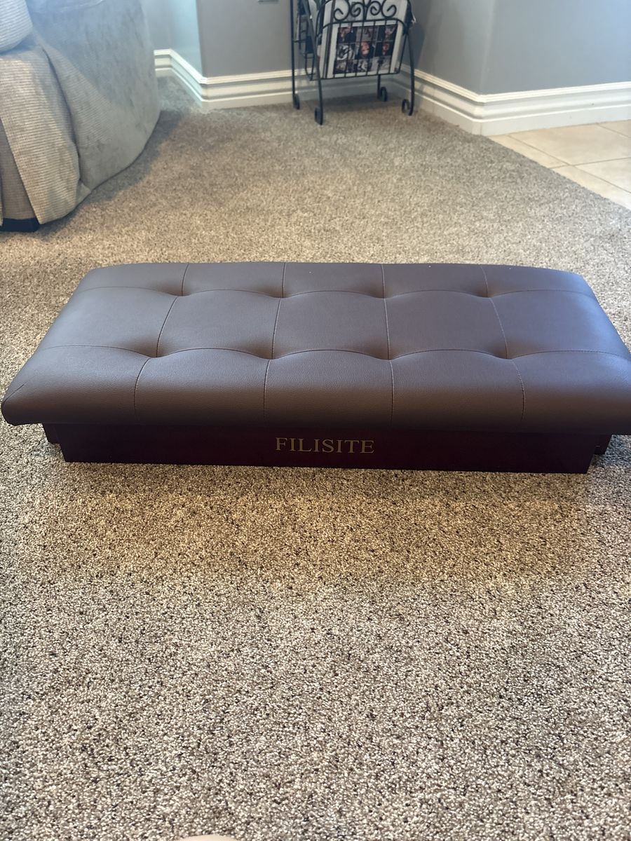Piano bench
