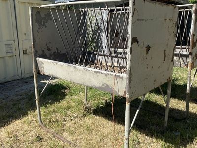 Horse feeders