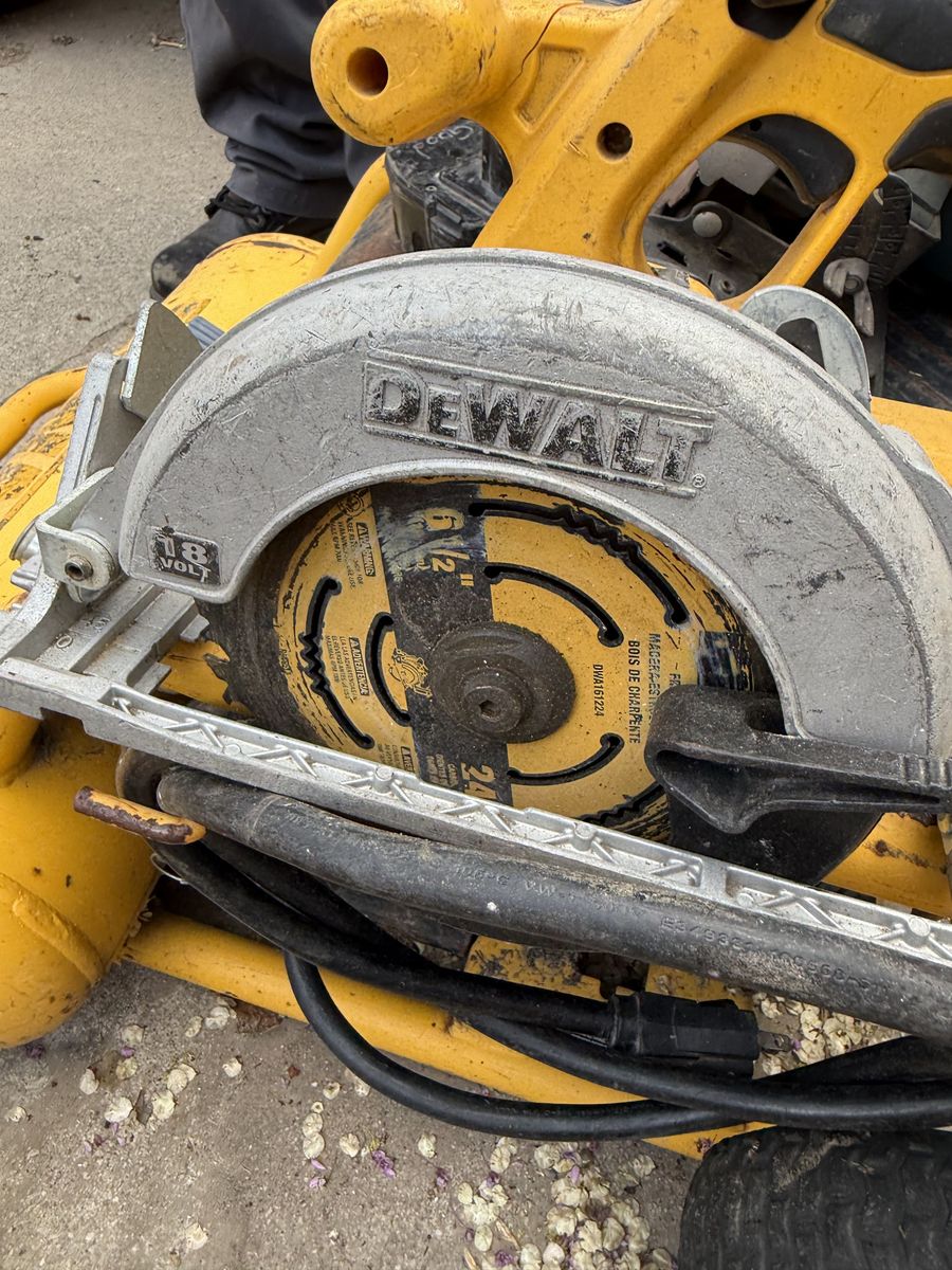 Dewalt cordless saw