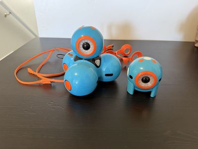 Wonder Workshop Dash and Dot robot kit