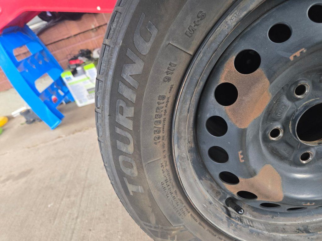Tire 195/65R15