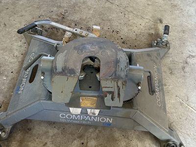 B&W Companion 5th Wheel Hitch