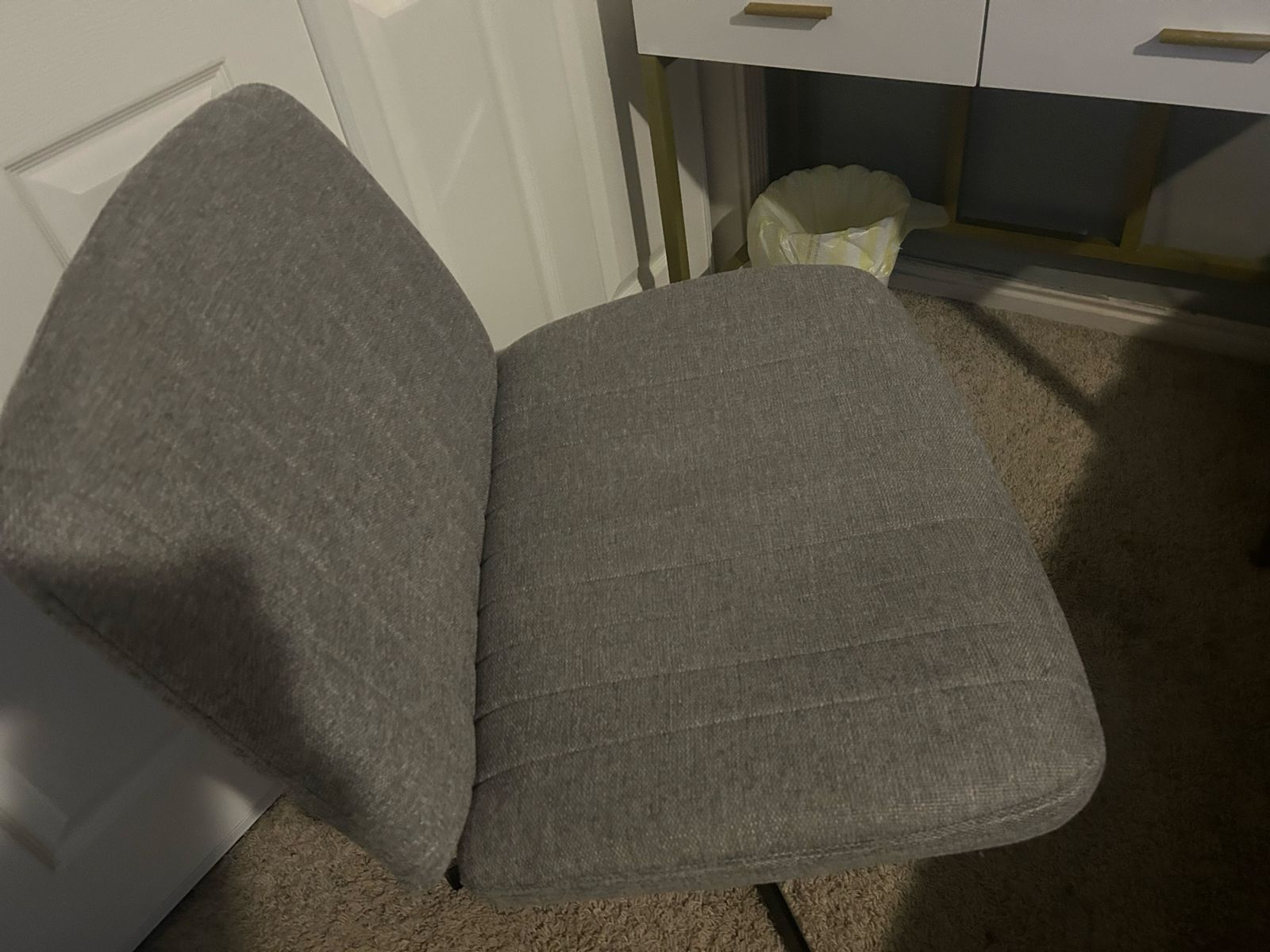 vanity chair criss cross