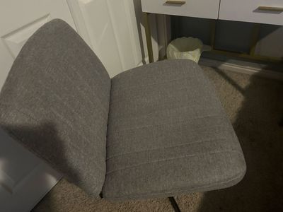 vanity chair criss cross