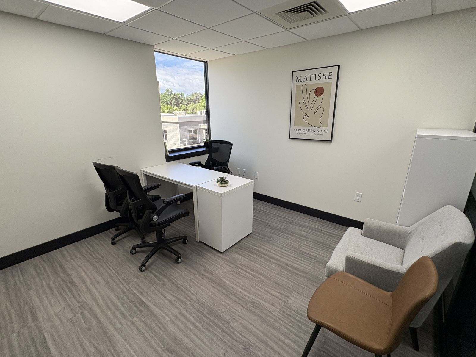 Executive Office for Attorneys, CPAs | Flexible Terms, Available Now!