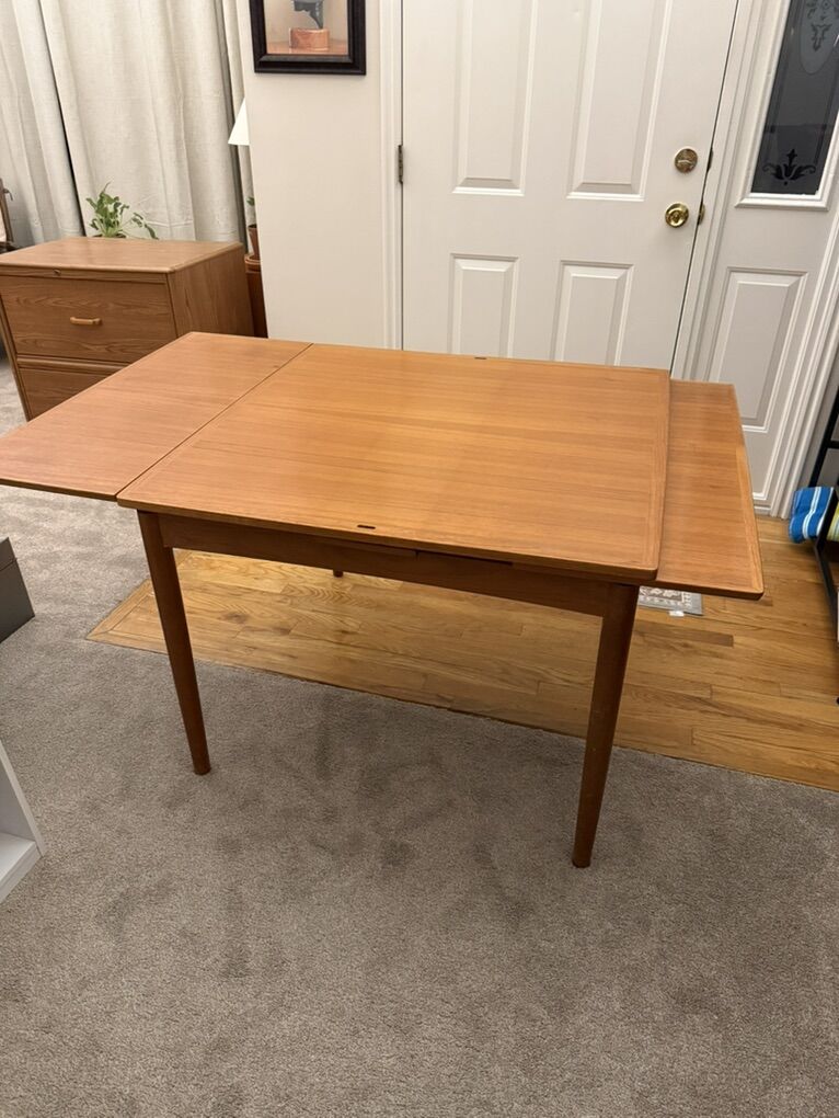 Mid-century Scandinavian Teak Flip Top Table