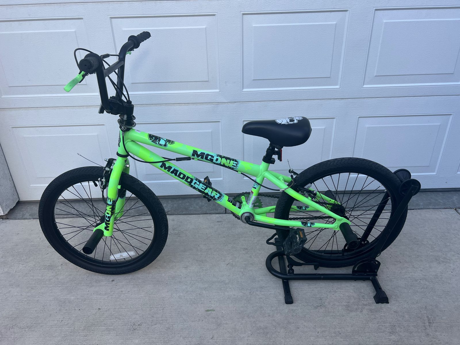 Madd Gear MGONE BMX Bike | 20" Freestyle | Pegs Front & Rear