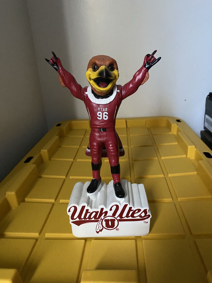 Utah Utes swoop mascot