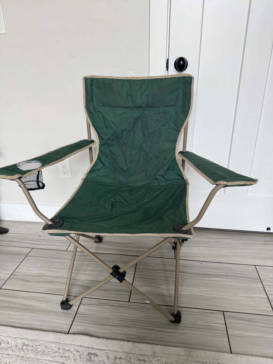 225lbs Folding Green Camping Chair with Cup Holder and Tan Frame
